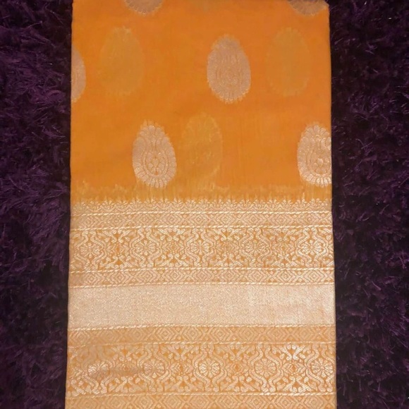 Indian saree - Picture 3 of 3